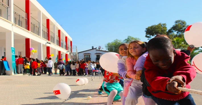 Lefkoşa Yunus Emre Enstitüsü, Dr. Fazıl Küçük İlkokulu’nda çocuk şenliği düzenledi