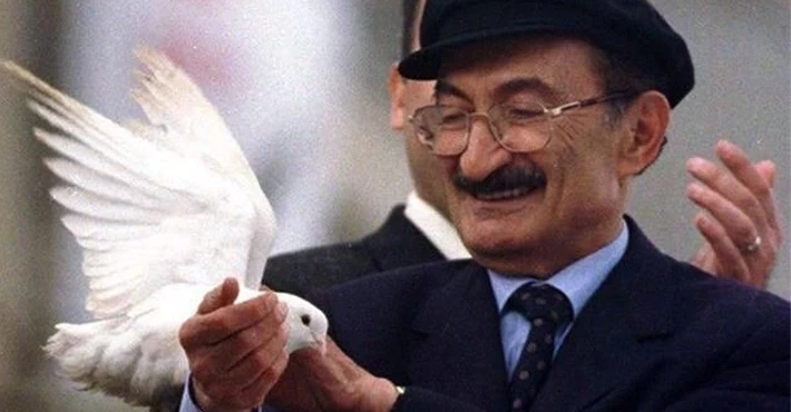 Türkiye Cumhuriyeti eski başbakanlarından, Kıbrıs Türk Barış Harekatı'nın baş aktörü Bülent Ecevit'in vefatının üzerinden 17 yıl geçti