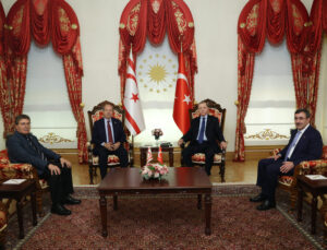 Cumhurbaşkanı Tatar ve Başbakan Üstel, İstanbul’da Türkiye Cumhurbaşkanı Erdoğan ile görüştü – BRTK