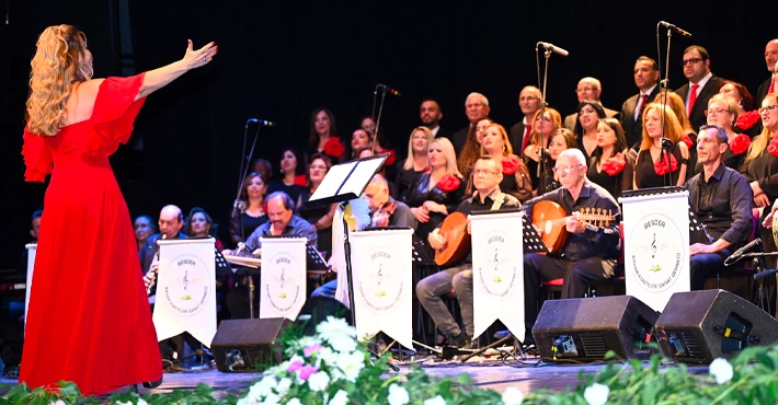 Bahar Esintileri Sanat Derneği kanser hastaları yararına konser verdi
