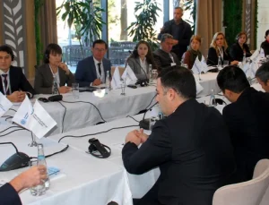 Emiroğlu Azerbaycan’da "Türk Dünyasının Kültür Turizmine Bakış Açıları" konulu uluslararası konferansa katıldı