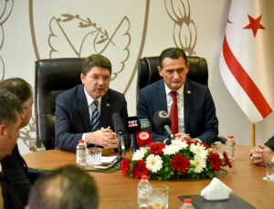 TC Adalet Bakanı Tunç ve beraberindeki heyet, İçişleri Bakanı Oğuz’u ziyaret etti – BRTK