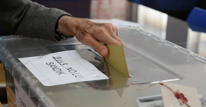 Türkiye'de yerel seçimlerde oy kullanma saatleri belli oldu