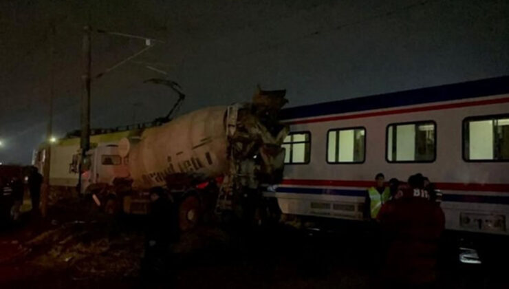 Tekirdağ'da yolcu treni beton mikseri ile çarpıştı!