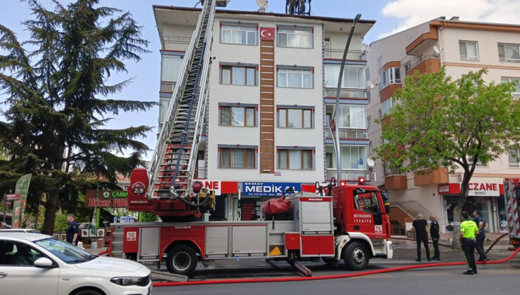 Ankara'da 4 katlı binada yangın