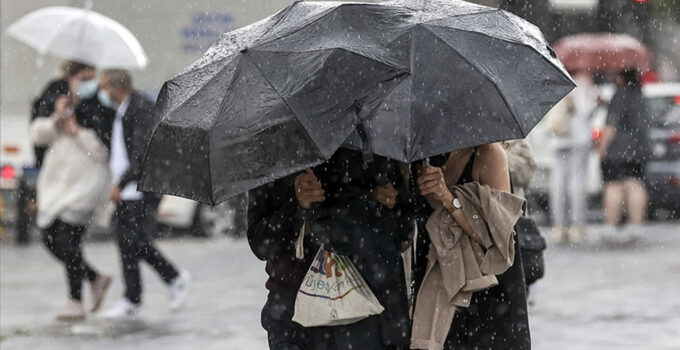 Meteorolojiden Ankara için yağmur, fırtına ve toz taşınımı uyarısı!