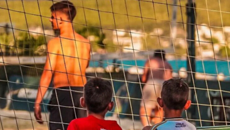 Arda Güler'i hayranlıkla seyreden çocuklar sosyal medyayı salladı!