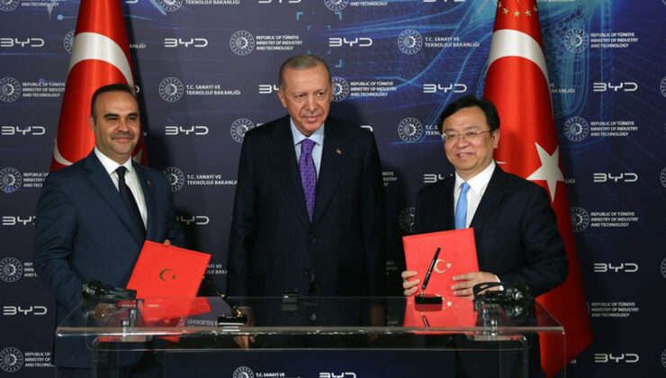 Dünyanın en büyük elektrikli araç üreticisi Çinli BYD Türkiye'ye fabrika kuruyor! 1 milyar dolarlık imza atıldı