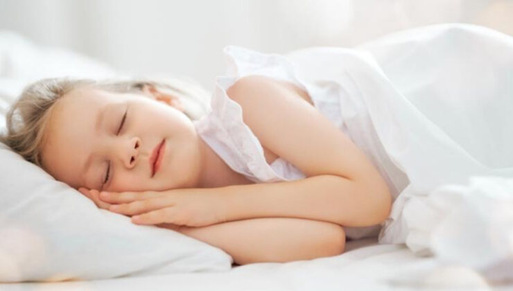 Sabahları nasıl erken uyanabilirim? Alarm erteleme alışkanlığı neden olur?