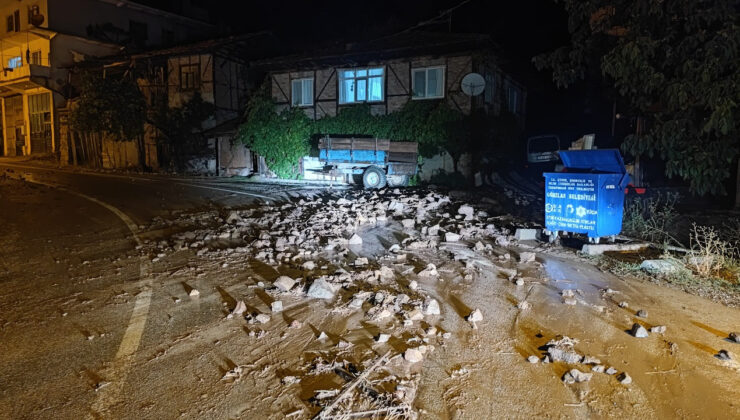 Çorum'da aniden bastıran yağmur hasara neden oldu!