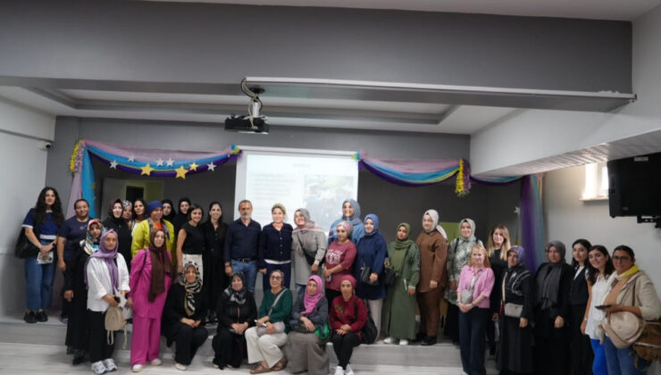 Kartal Belediyesi’nin Velilere Yönelik Düzenlediği Bilgilendirme Seminerleri Devam Ediyor