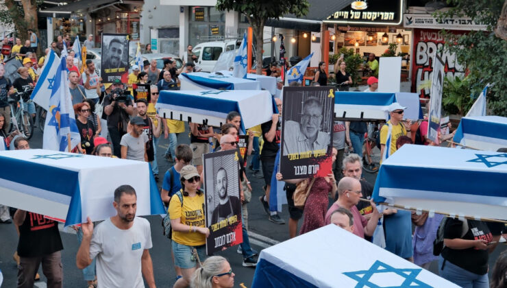 Tel Aviv’de hükümet karşıtı protestolar 5’inci gününde: Terörist ilan ettiler!