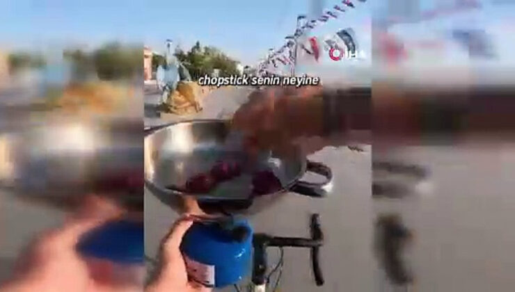 Bisiklet sürerken sucuklu yumurta yaptı