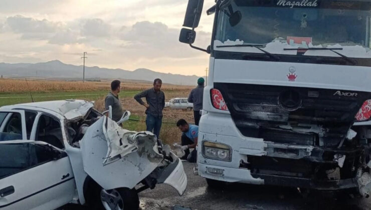 Afyonkarahisar’da feci kaza: 3 kişi öldü, 1 kişi yaralandı