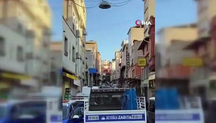 İstanbul’da 3 katlı binada çökme: Beton parçaları otomobillerin üzerine düştü!