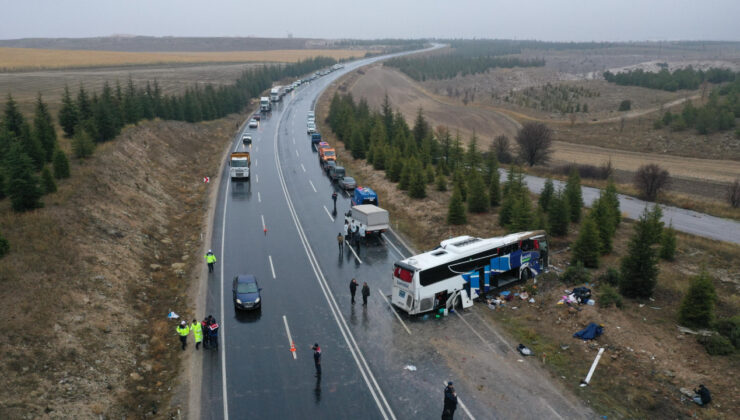 Yolcu otobüsü takla attı: Ölü ve yaralılar var