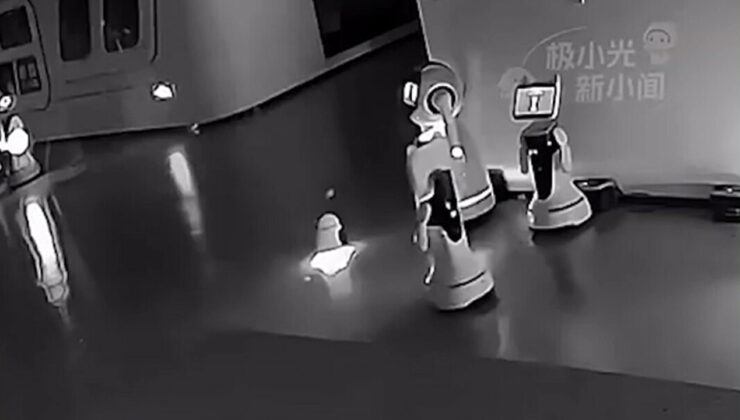Görüntüler güvenlik kamerasından: 12 robot, başka bir robot tarafından kaçırıldı