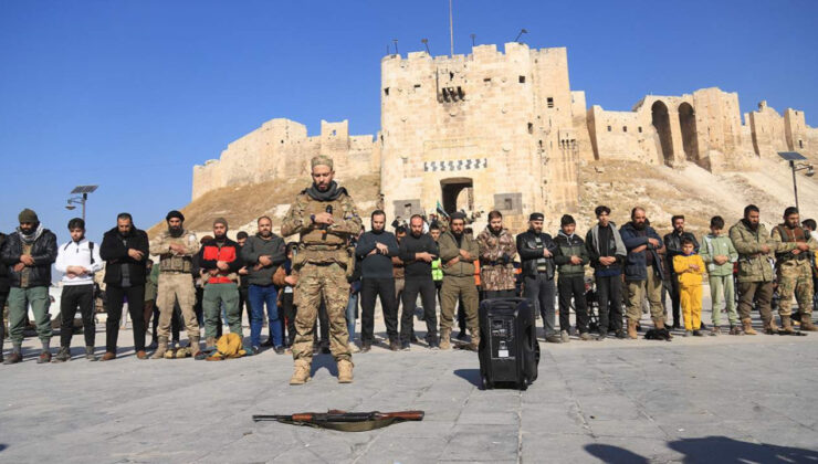 Muhalif gruplar kazandı; Suriye’de 61 yıllık Baas rejimi çöktü