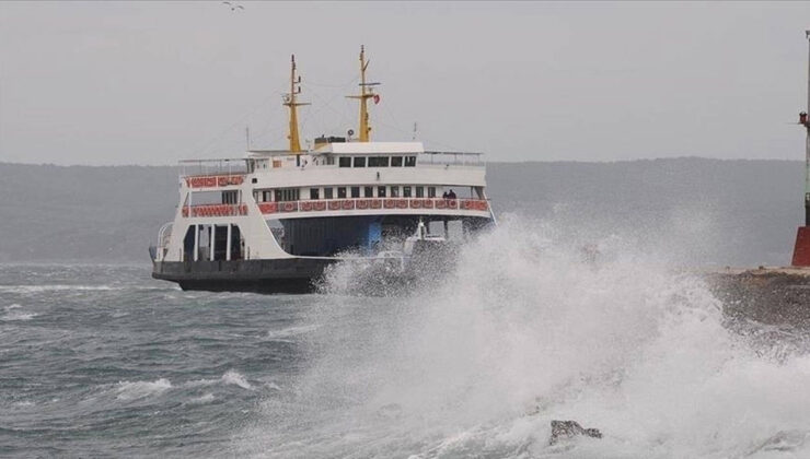 Çanakkale’de bazı feribot seferleri iptal edildi