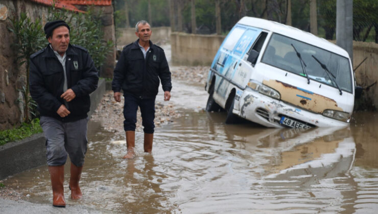 Bodrum Belediyesi ekipleri yağmur mesaisinde