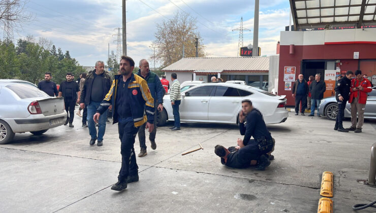 Akaryakıt istasyonunda oraklı kavga: Çok sayıda yaralı var