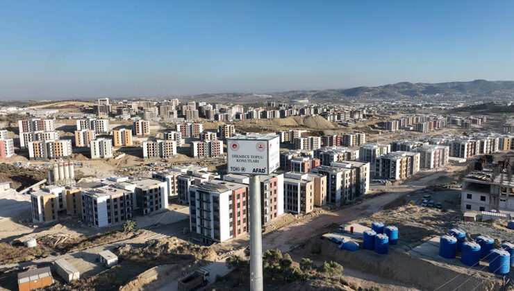 Türkiye'nin en büyük ikinci şantiyesinde 10 bin konut yükseliyor