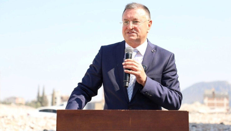 Lütfü Savaş CHP’den ihraç edildi