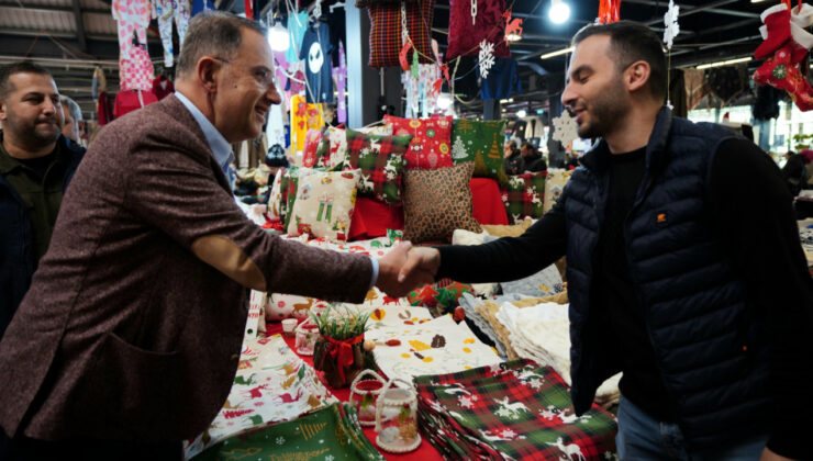 Beylikdüzü Belediye Başkanı Çalık, yeni yılı komşularıyla karşıladı