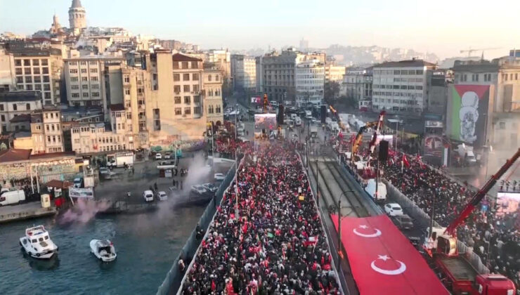 İstanbul’da yılbaşı sabahında binlerce kişi Filistin için sokaktaydı