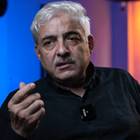 Doç. Dr. Ahmet Kavlak: Her Yüzyılın Ahmakları