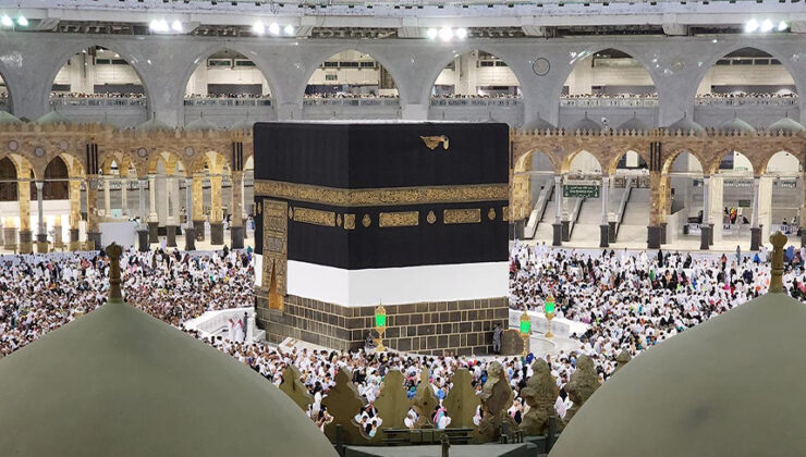 Kabe’de 500 bin kişi ile günlük umre rekoru kırıldı