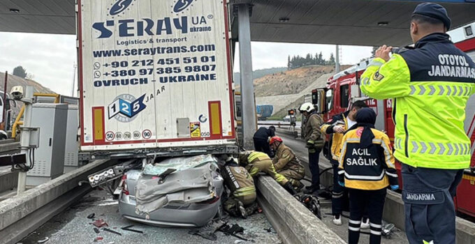 Kuzey Marmara Otoyolu’nda feci kaza: 4 kişi hayatını kaybetti