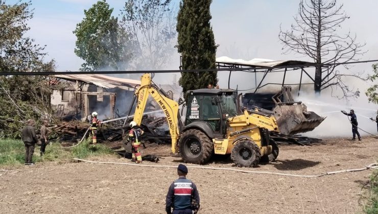 Balıkesir’de Kereste Deposunda Yangın Kontrol Altına Alındı
