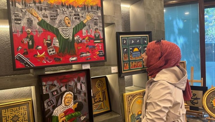 Çiğdem Yıldız’ın ‘Elvan Gönlüm’ Sergisi Üsküdar’da Sanatseverlerle Buluştu