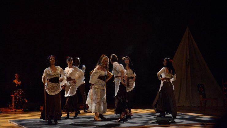 Falda Carmen Çıktı Müzikali Bursa’da Rüzgar Gibi Geçti