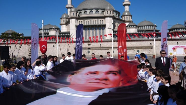 İstanbul’da 19 Mayıs Coşkusu: Taksim’de Tören Düzenlendi