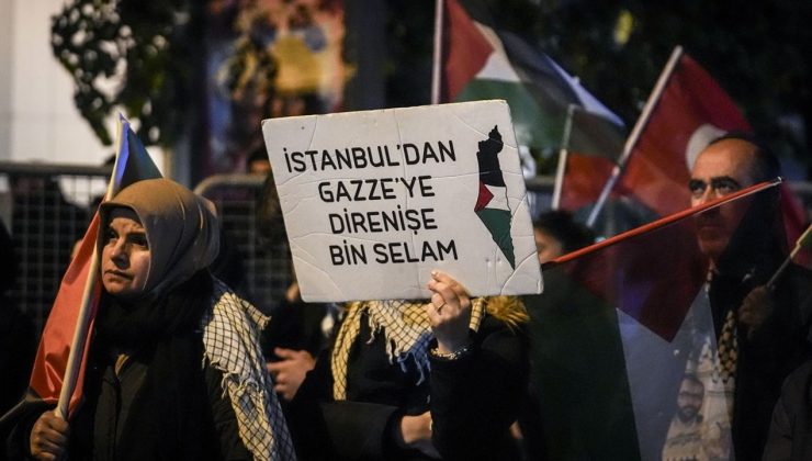 Mavi Marmara Üyeleri Afişlerle Duyurdu