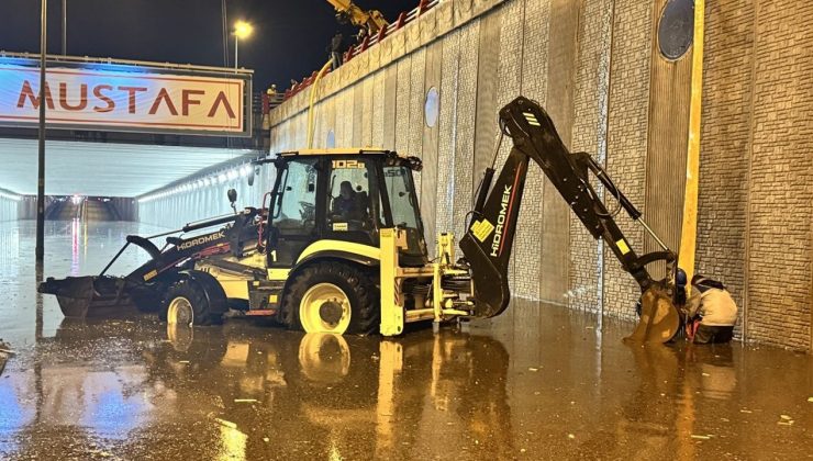 Kayseri’de Sağanak Yağış Hayatı Etkiledi