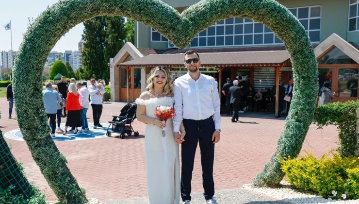 Mersin’de Tarihi Gün İçin Nikah Dairesinde Yoğunluk