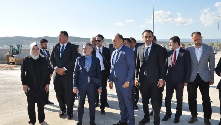 Nebati, Taşucu Limanı’ndaki İnşaat Çalışmalarını Yerinde İnceledi