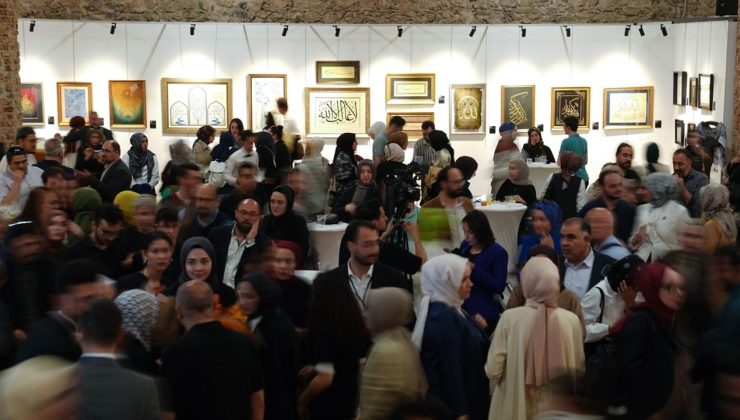 Sadakat Sergisi Dolmabahçe Sanat Galerisi’nde Açıldı