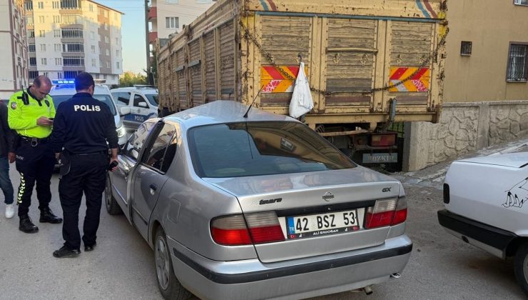 Seydişehir’de Trafik Kazası: Otomobil Kamyonun Altına Girdi