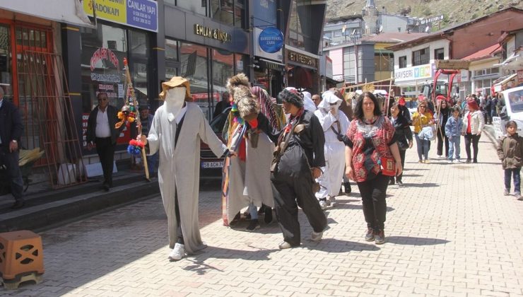 Sivas’ın Zara İlçesinde ‘Saya Gezmesi’ Geleneği 60 Yıl Sonra Yeniden Canlandırıldı