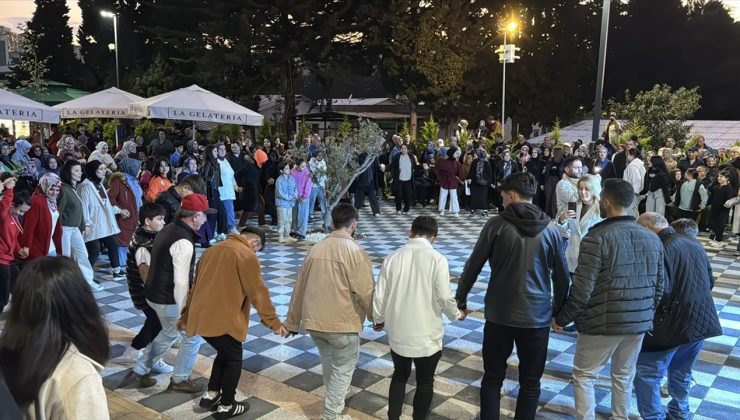 Kemençe ve Horon Eşliğinde Kutlama
