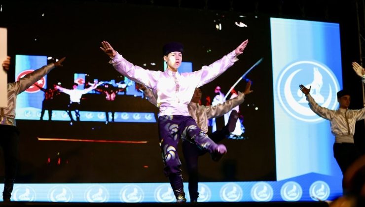 Bursa’da Türk Dünyası Halk Oyunları Şöleni Coşkusu