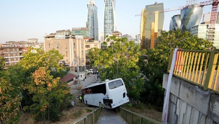 Maltepe’de Kontrolden Çıkan Otobüs Köprüden Düştü: 8 Yaralı