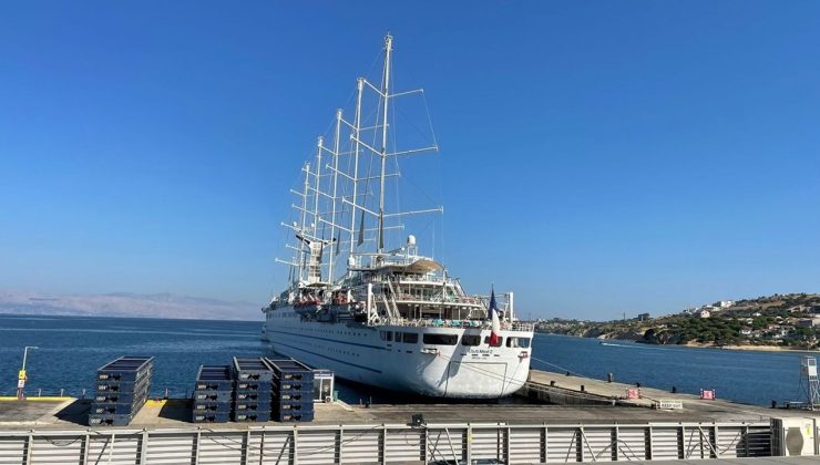 Dünyanın En Büyük Yelkenli Yolcu Gemisi ‘Club Med 2’ Çeşme Limanı’na Demirledi