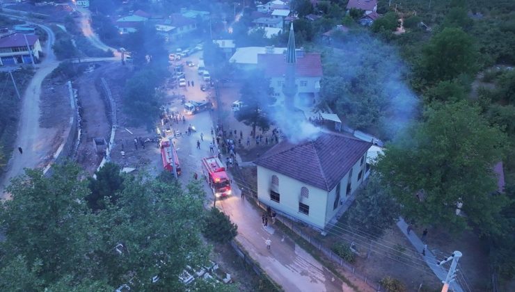 Düzce’de Camide Yangın: Cami Kullanılamaz Hale Geldi