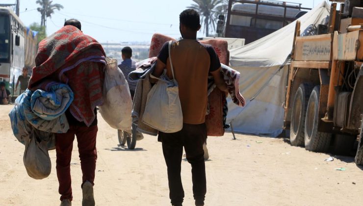 Gazze’nin kuzeyindeki Filistinliler, soykırımcı İsrail’in saldırıları altında bir kez daha göçe zorlanıyor