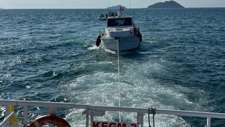 İstanbul Boğazı’nde Sürüklenen Tekne Kurtarıldı